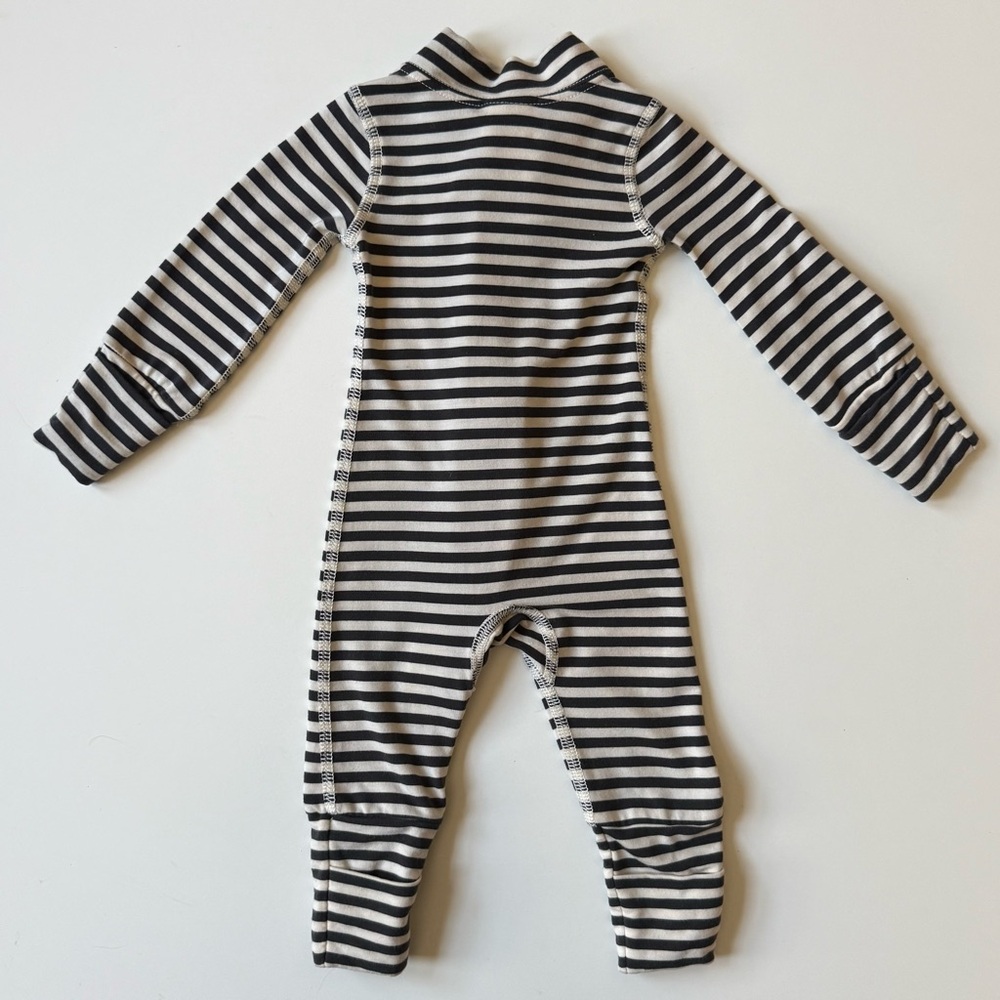 Hanna Andersson Newborn Unisex 2-Way Zip Sleepers in HannaSoft - Bundle of 3 - Picture 5 of 16